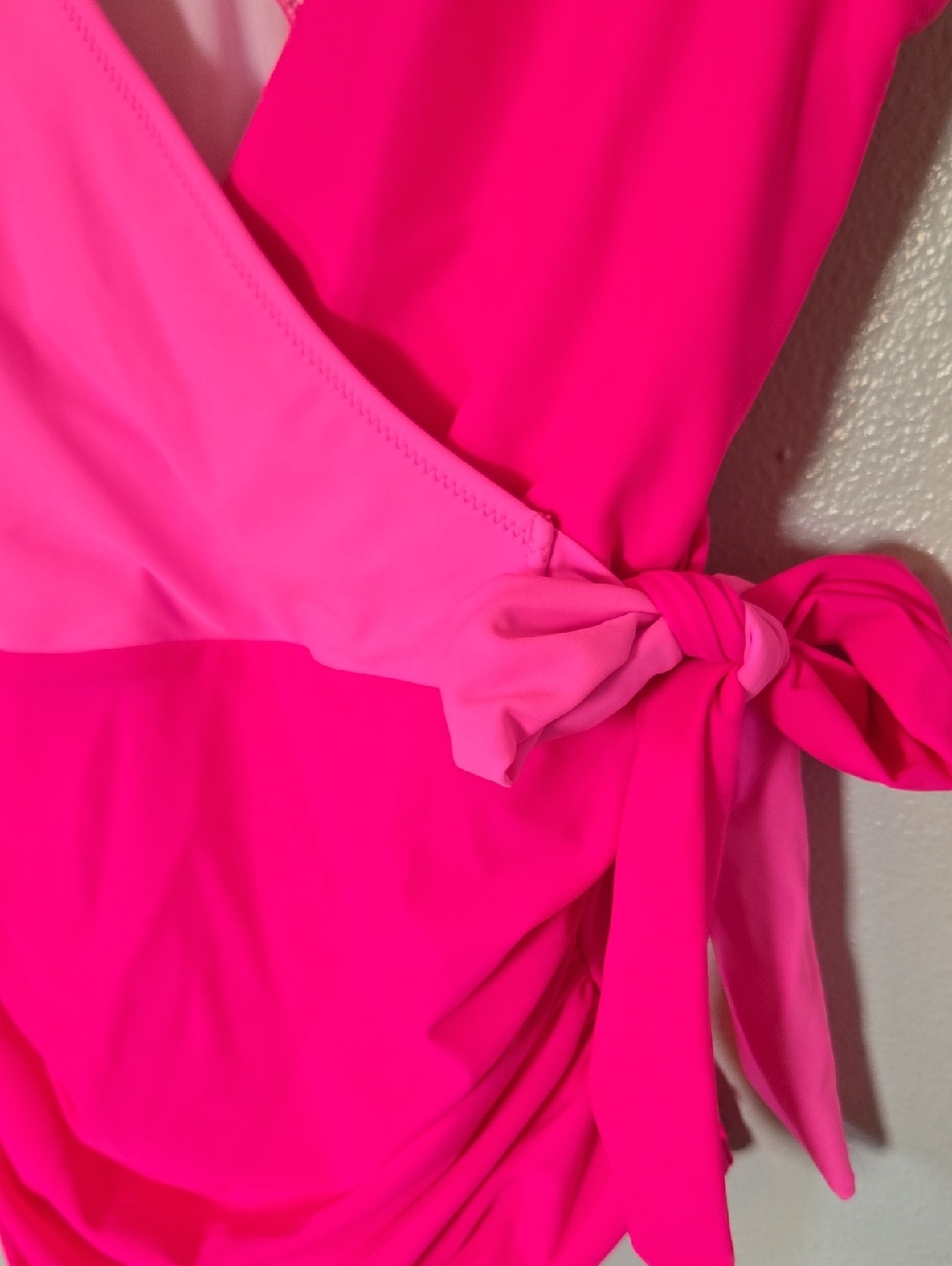 Blooming Jelly | NWT Bright Pink Tummy Control One Piece Swimsuit Size Medium - Picture 8 of 10